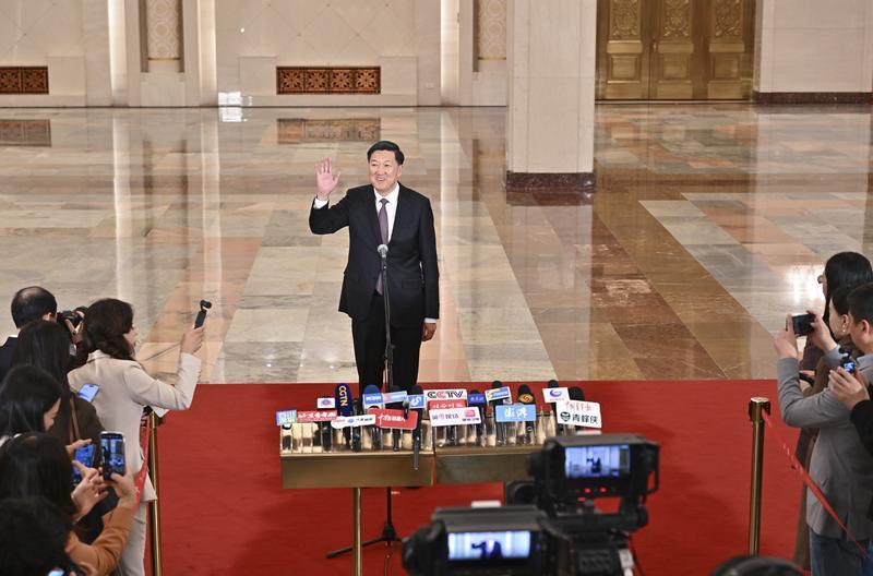 BOYU SPORTS-“尔滨”冰雪季火到438名儿童走丢？代表委员为体育经济献策