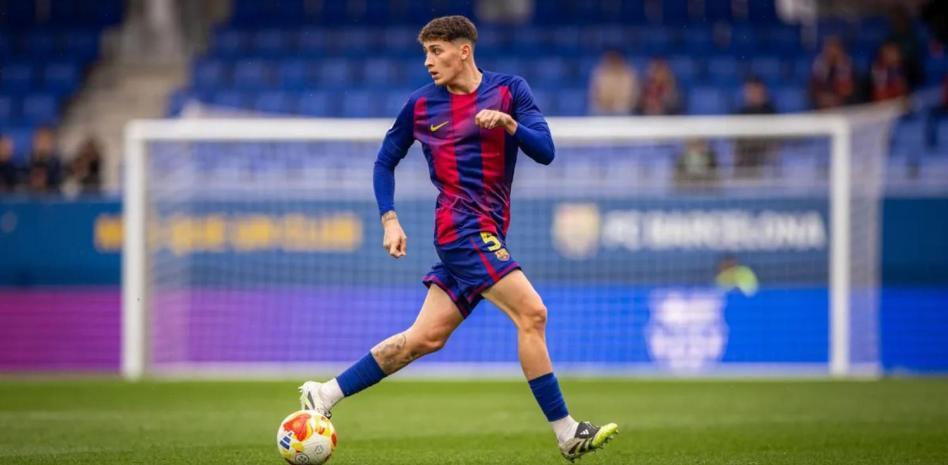 世体：巴萨计划在今夏正式买断19岁乌拉圭后卫帕西菲科