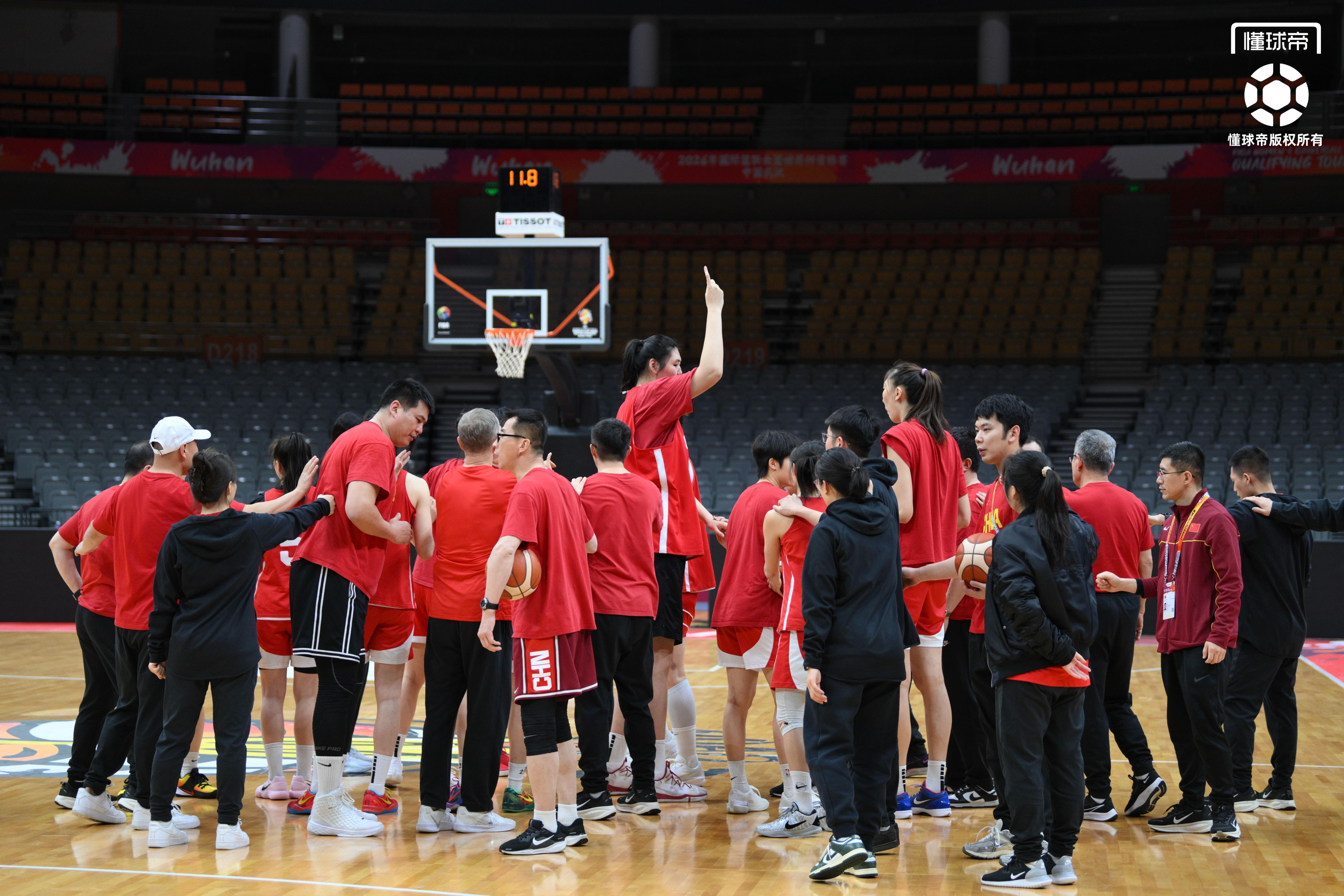 博鱼体育直播-中国女篮世预赛最后一练，王治郅到场观看&amp;amp;全队精神饱满